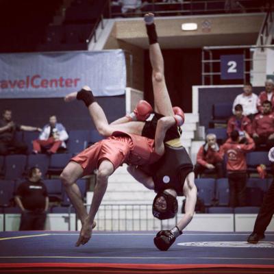 Bilal Talha (en rouge).