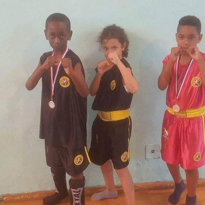 Trophée Kids Sanda 2015: Idriss Seck (2ème), Yalin Celeste-Erden, Terry Frimat Volga (1er).